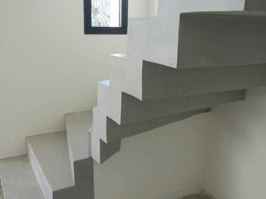 Création d'escalier en béton dans la Loire